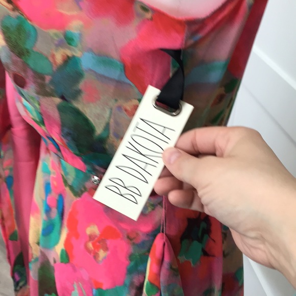 ❌SOLD OUT❌ BB DAKOTA floral wrap dress - NEW only size 4 left - Picture 12 of 14